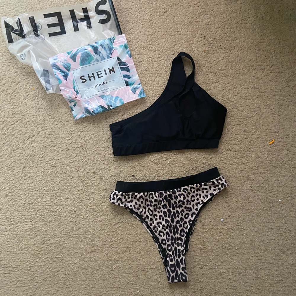 Shein Animal Print Bathing suit - Picture 2 of 7